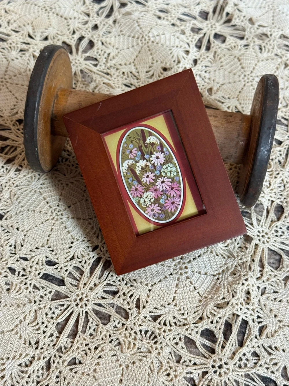 Vintage Framed Wildflower Print – Retro Floral Wall Art – Small Wood Frame